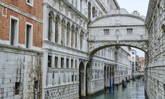 Venezia, il Ponte dei Sospiri non è affatto romantico 