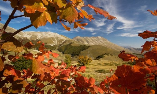 monti sibillini autunn foliage umbria marche montagna<br>